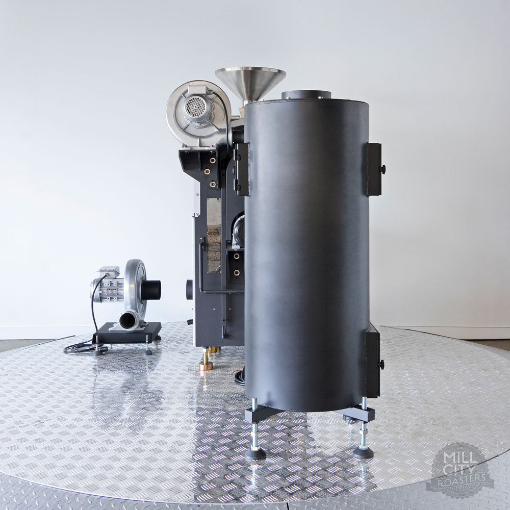 Oversize chaff collector ports for easier cleaning.