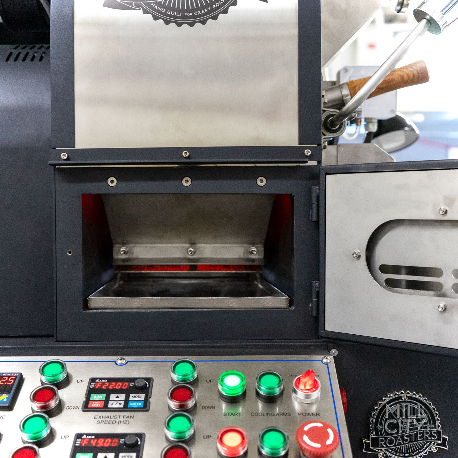 High efficiency heat shield reflects IR heat back to the drum.